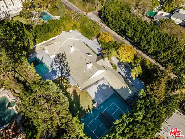 1071 Laurel Way, Beverly Hills, CA 90210