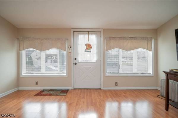 126 Hiawatha Blvd, Parsippany-troy Hills Twp., NJ 07034