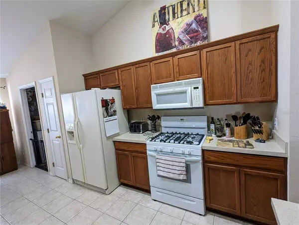 6750 WATERTON DR, Riverview, FL 33578