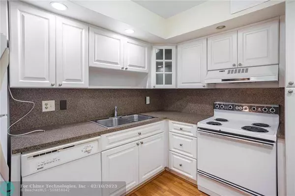 1200 Saint Charles Pl #702, Pembroke Pines, FL 33026