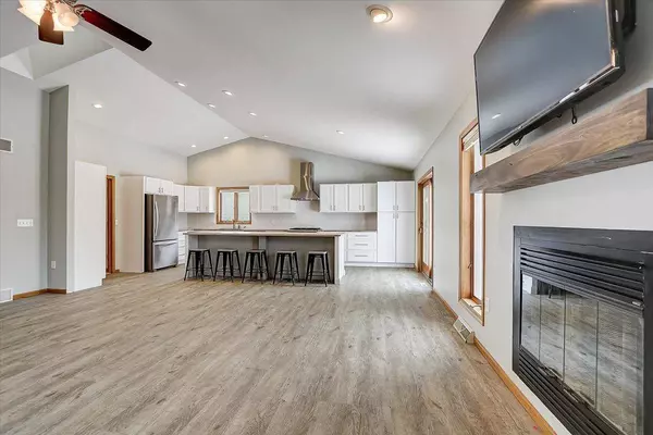 1303 Spahn Dr, Waunakee, WI 53597