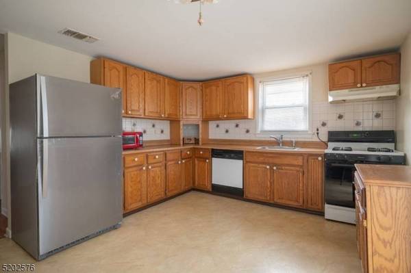 126 Hiawatha Blvd, Parsippany-troy Hills Twp., NJ 07034