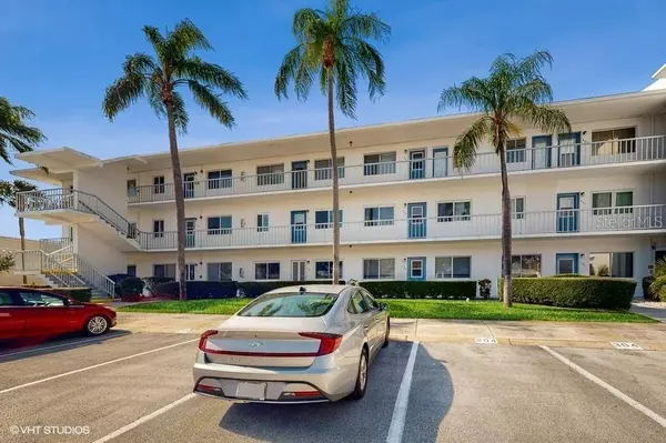 8080 112TH ST #105, Seminole, FL 33772