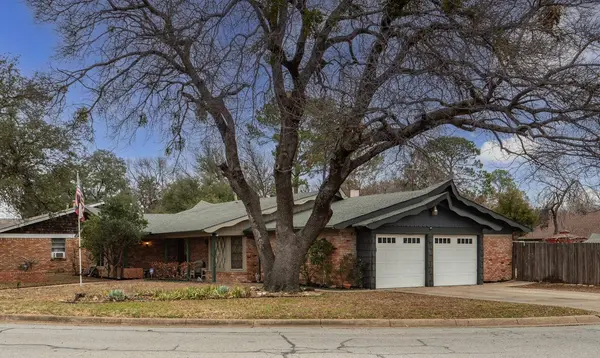 2020 Williams Place, Fort Worth, TX 76111