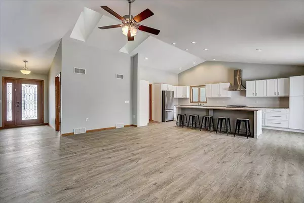 1303 Spahn Dr, Waunakee, WI 53597