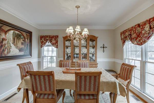 1685 Little Lisa LN, Snellville, GA 30078