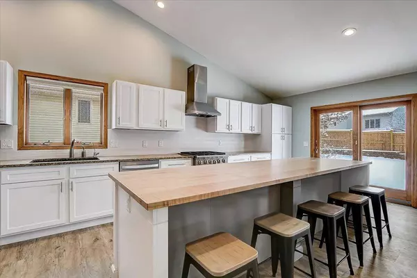 1303 Spahn Dr, Waunakee, WI 53597