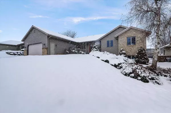 1303 Spahn Dr, Waunakee, WI 53597