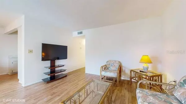 8080 112TH ST #105, Seminole, FL 33772