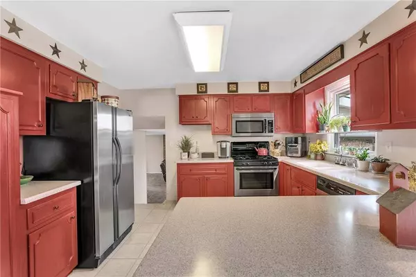 217 Laura Dr, New Kensington, PA 15068