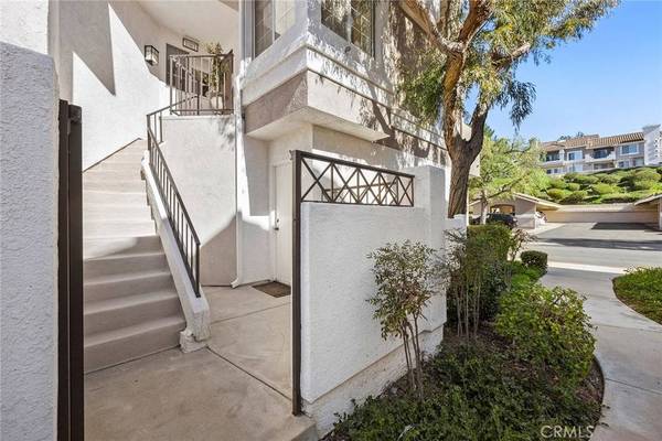 1081 S Sundance DR, Anaheim Hills, CA 92808