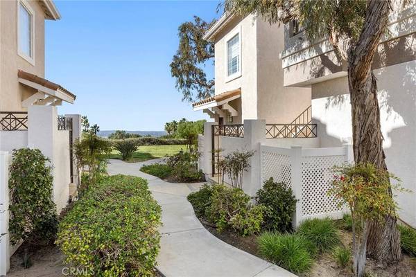 1081 S Sundance DR, Anaheim Hills, CA 92808