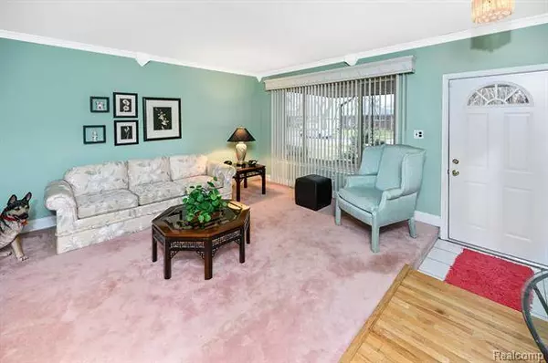 2504 ANTONIA Lane, Warren, MI 48091