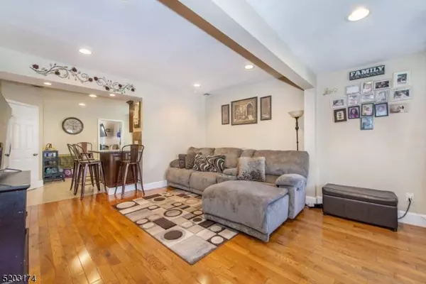 3 Sisco Pl, Clifton City, NJ 07011