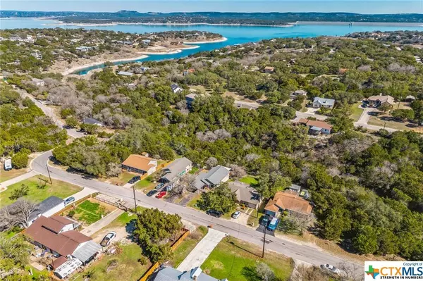 1412 Laurie DR, Canyon Lake, TX 78133