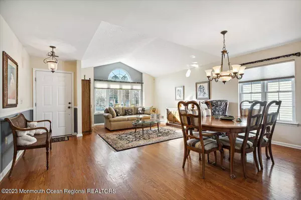 7 Penny Lane, Jackson, NJ 08527