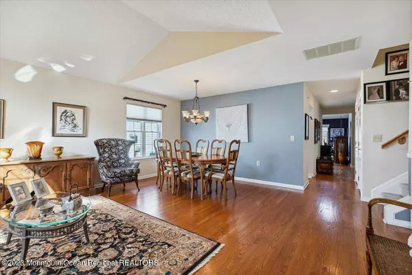 7 Penny Lane, Jackson, NJ 08527