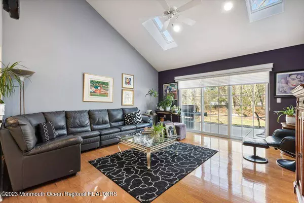 7 Penny Lane, Jackson, NJ 08527