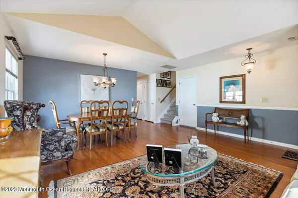 7 Penny Lane, Jackson, NJ 08527