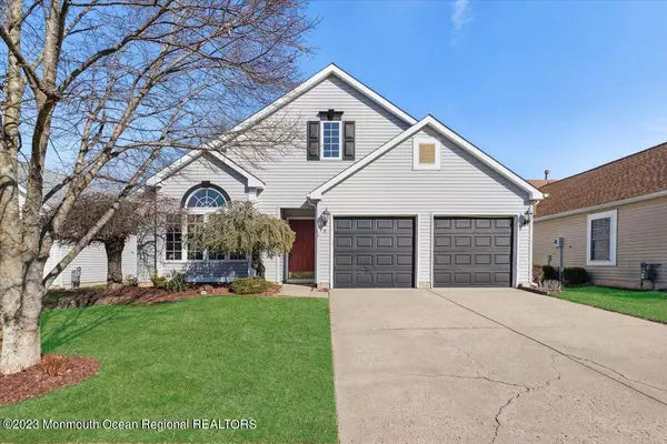 7 Penny Lane, Jackson, NJ 08527