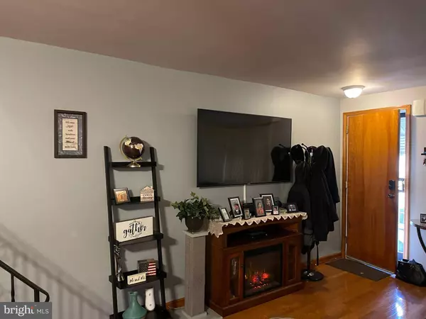 830 PIERCE ST, Philadelphia, PA 19148