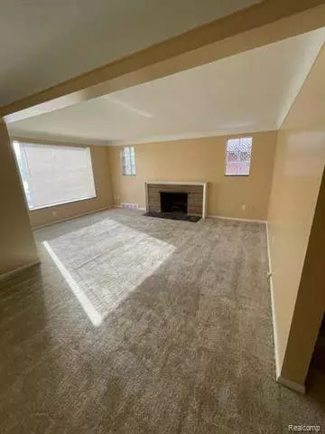 21353 LITTLESTONE Road, Harper Woods, MI 48225