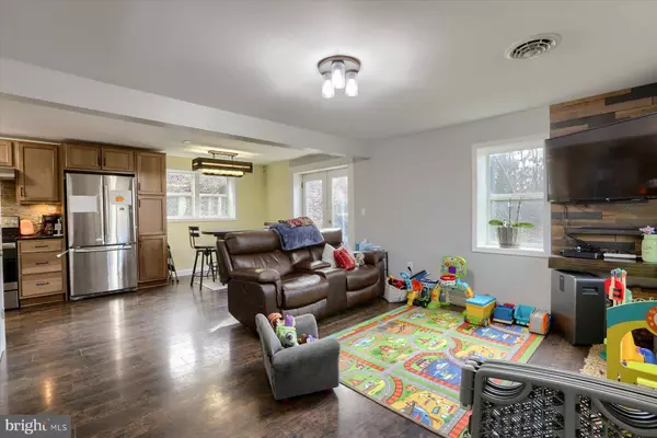 100 CREEK RD, Newville, PA 17241