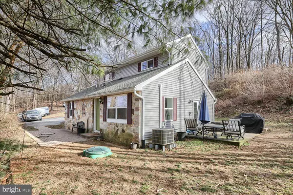 100 CREEK RD, Newville, PA 17241