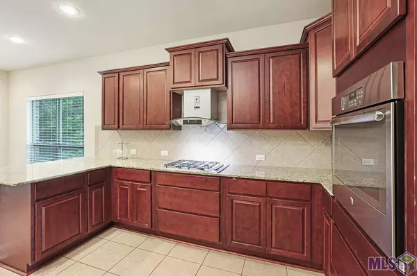 8606 SANDPIPER, Denham Springs, LA 70706