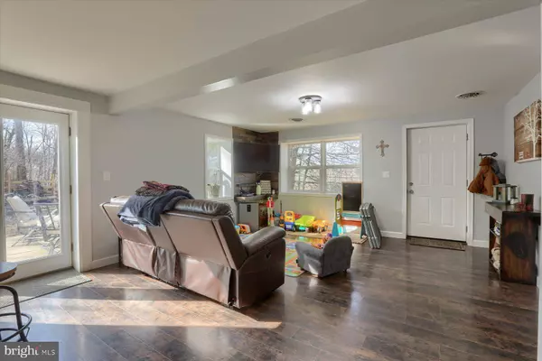 100 CREEK RD, Newville, PA 17241