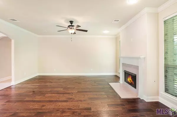 8606 SANDPIPER, Denham Springs, LA 70706