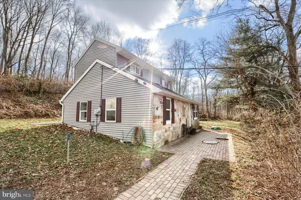 100 CREEK RD, Newville, PA 17241