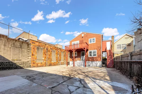 76 WEST 25TH ST, Bayonne, NJ 07002