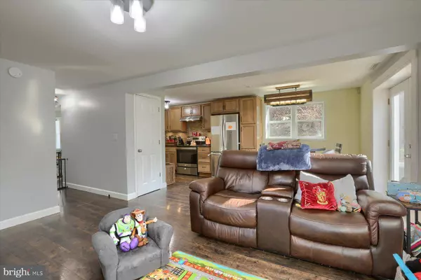 100 CREEK RD, Newville, PA 17241