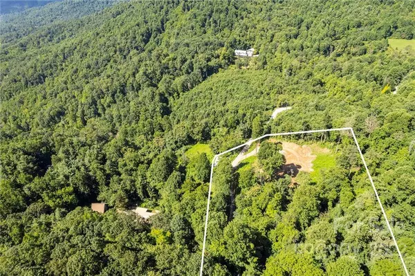 673 Mountain Cove RD, Hendersonville, NC 28792