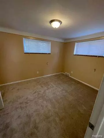 21353 LITTLESTONE Road, Harper Woods, MI 48225