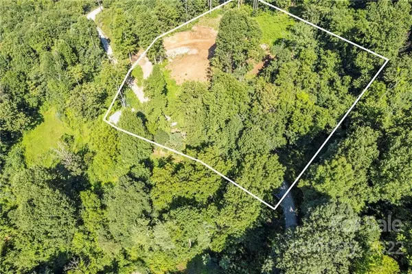 673 Mountain Cove RD, Hendersonville, NC 28792