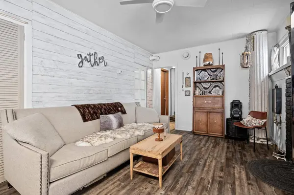 5253 Shore TRL NE, Prior Lake, MN 55372