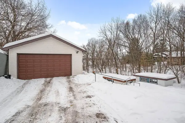 5253 Shore TRL NE, Prior Lake, MN 55372
