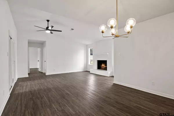 206 Cross, Mt Pleasant, TX 75455