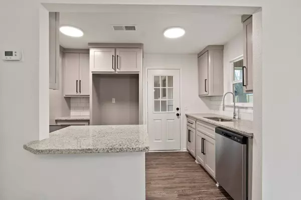 206 E Cross, Mount Pleasant, TX 75455