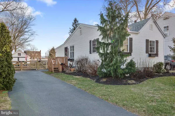 150 THOMAS AVE, Maple Shade, NJ 08052