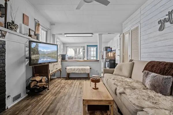 5253 Shore TRL NE, Prior Lake, MN 55372