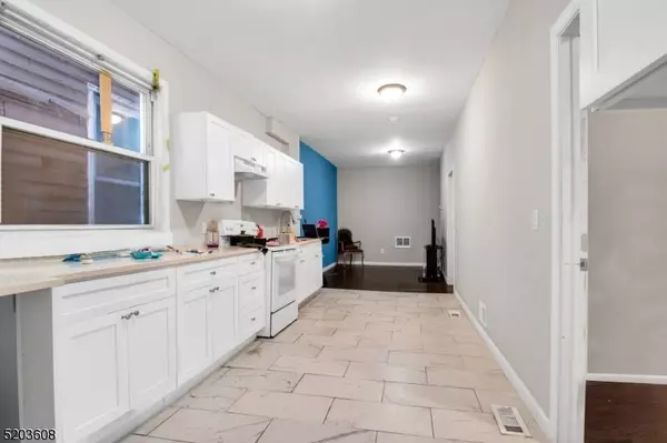 152 S 10Th St, Newark City, NJ 07107