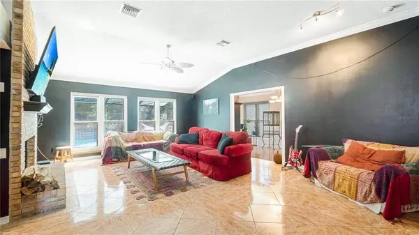 1105 E HANCOCK DR, Deltona, FL 32725