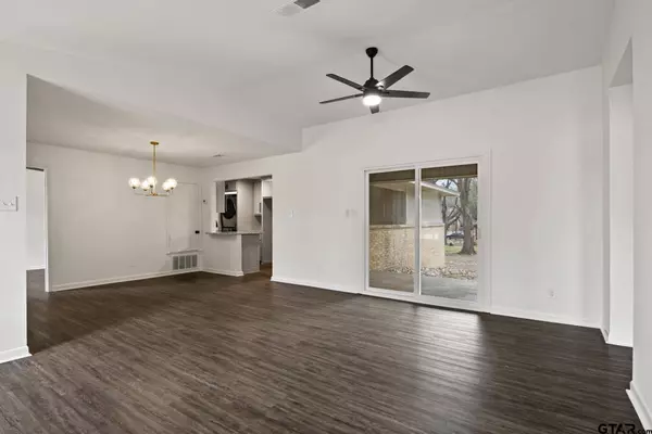 206 Cross, Mt Pleasant, TX 75455