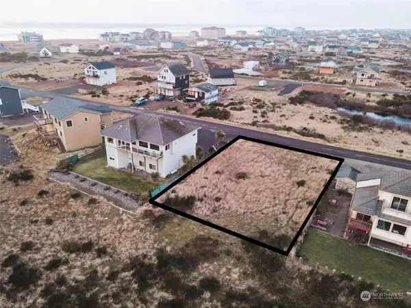 1451 SW Ocean Crest AVE, Ocean Shores, WA 98569