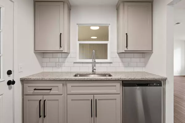 206 E Cross, Mount Pleasant, TX 75455