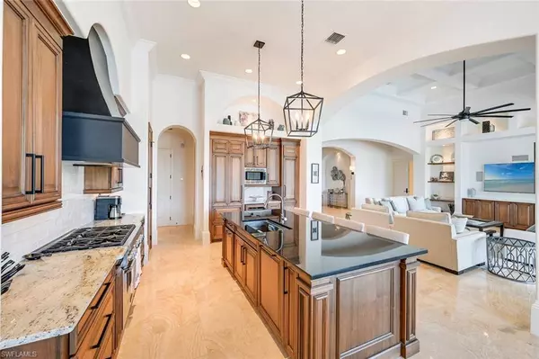 28090 Castellano WAY, Naples, FL 34110