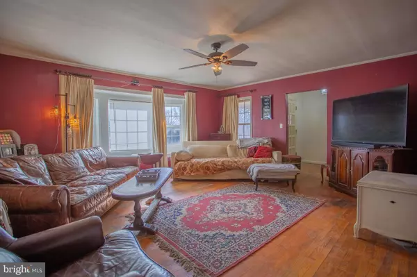 2460 WINCHESTER AVE, Martinsburg, WV 25405